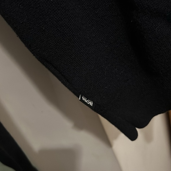 Hugo Boss Sweater Zip-up Size Medium - Picture 6 of 7